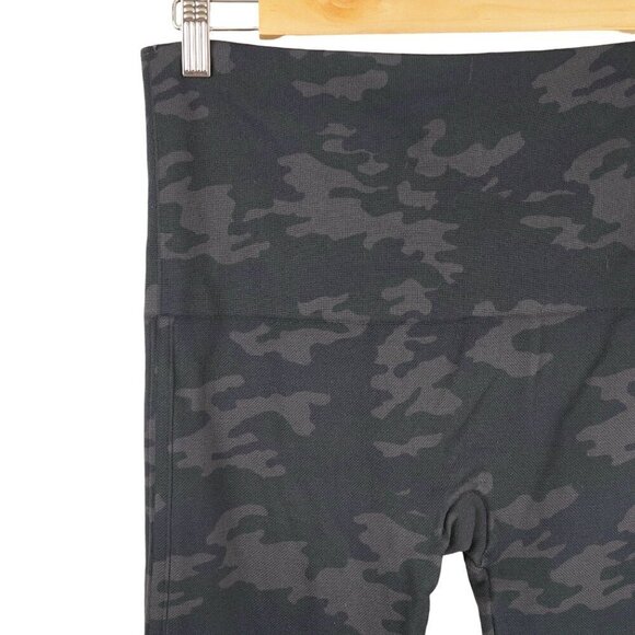 NWOT Spanx Look At Me Now Seamless Leggings‎ Camo Size XL - Picture 8 of 9
